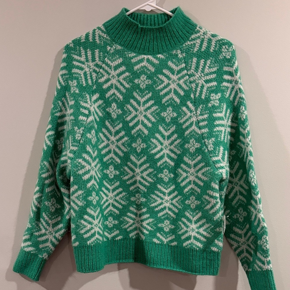 Old Navy Snowflake Knit Sweater in Green/White, Size S (NWT)